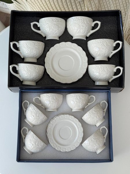 طقم فناجين بورسلان ابيض حز ذهبي 6+6